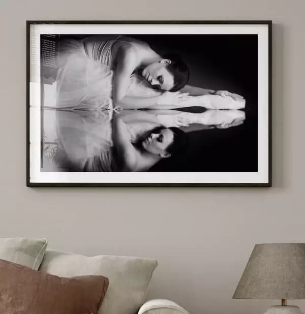 Quadro Decorativo Bailarina Alongamento No Chao Pb