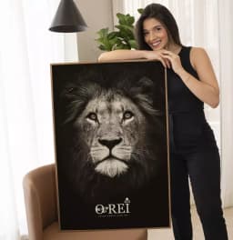 Quadro Decorativo Leão de Judá Fundo Preto Com Tipografia O Rei
